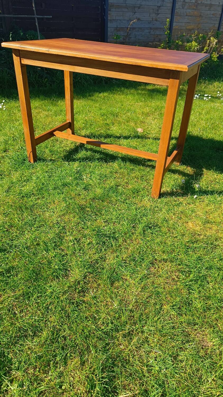 Table de ferme ancienne en bois – authenticité & charme rustique