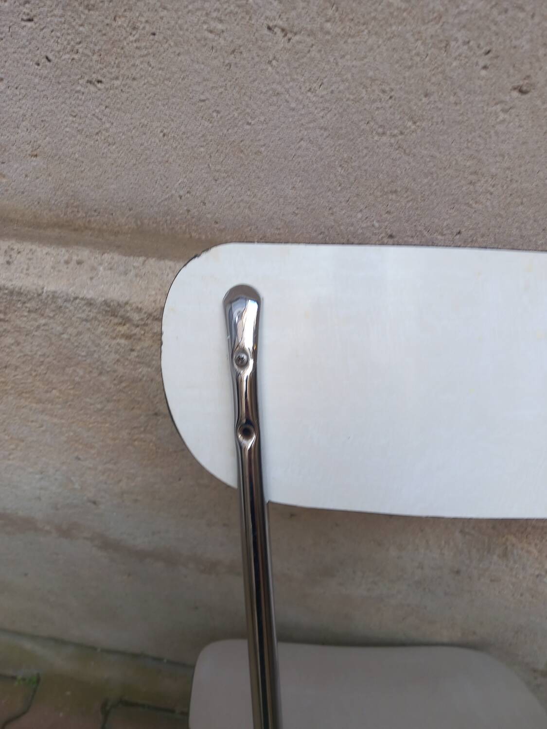 Chaise en formica