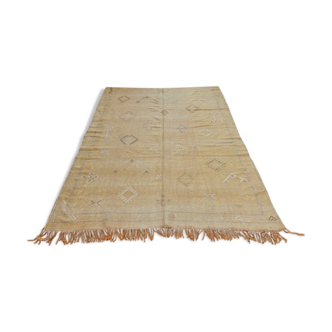 Carpets woven by hand in the Morocco cactus silk 138x235cm