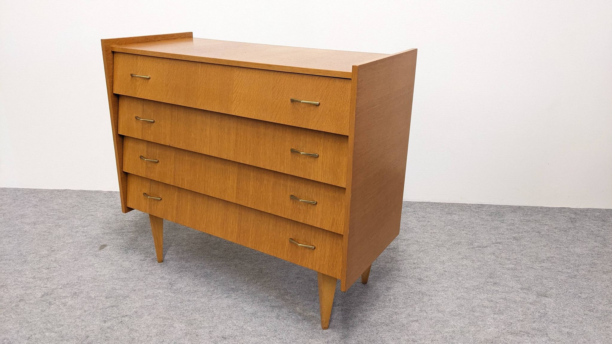 4-drawer chest of drawers in blond oak from the 50s/60s