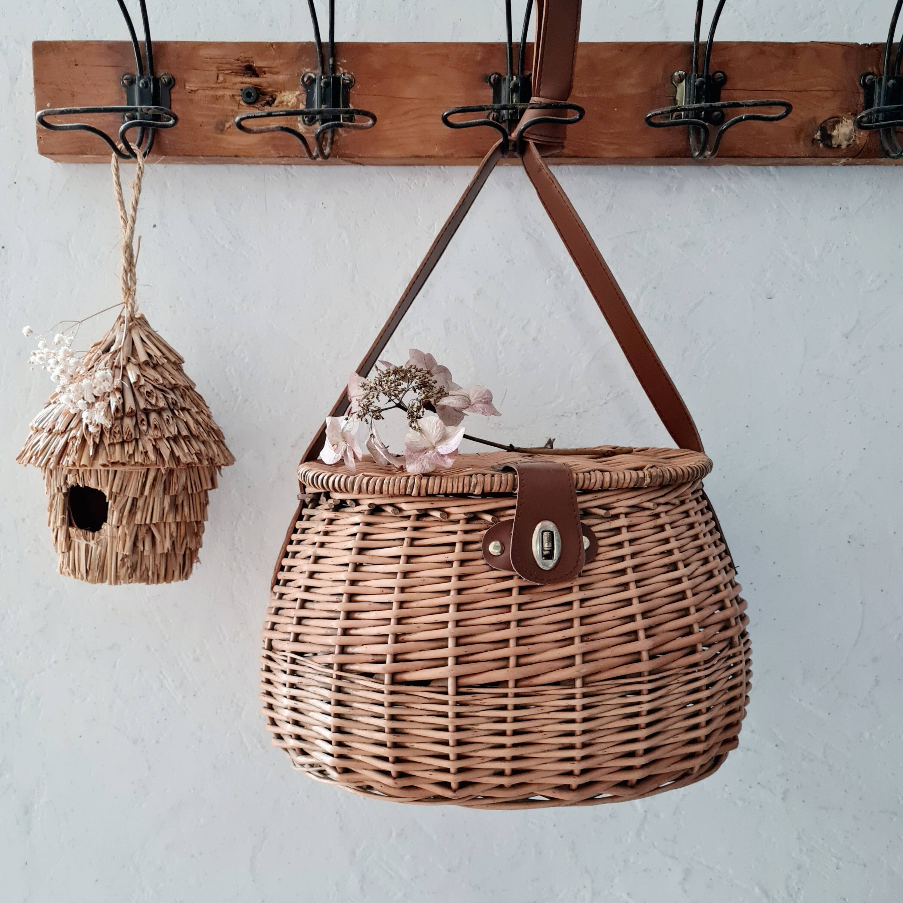 Rattan fisherman's basket or bag