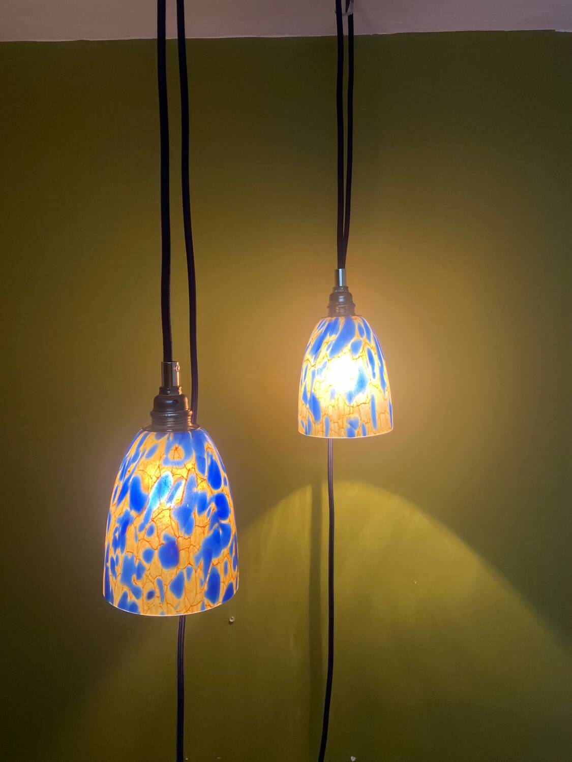 Paire de lampes baladeuses globe pate de verre vintage