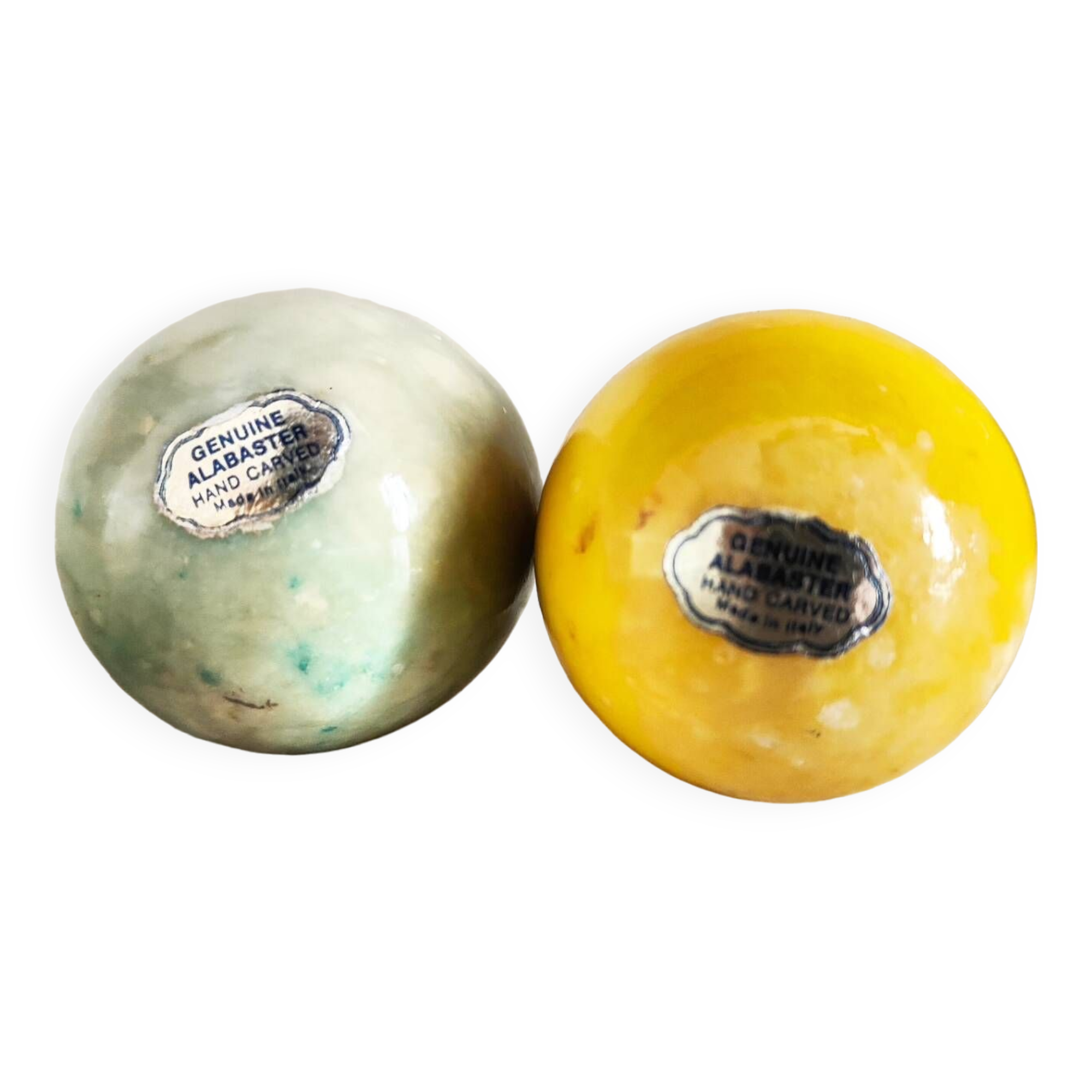 Deux oeufs en albâtre