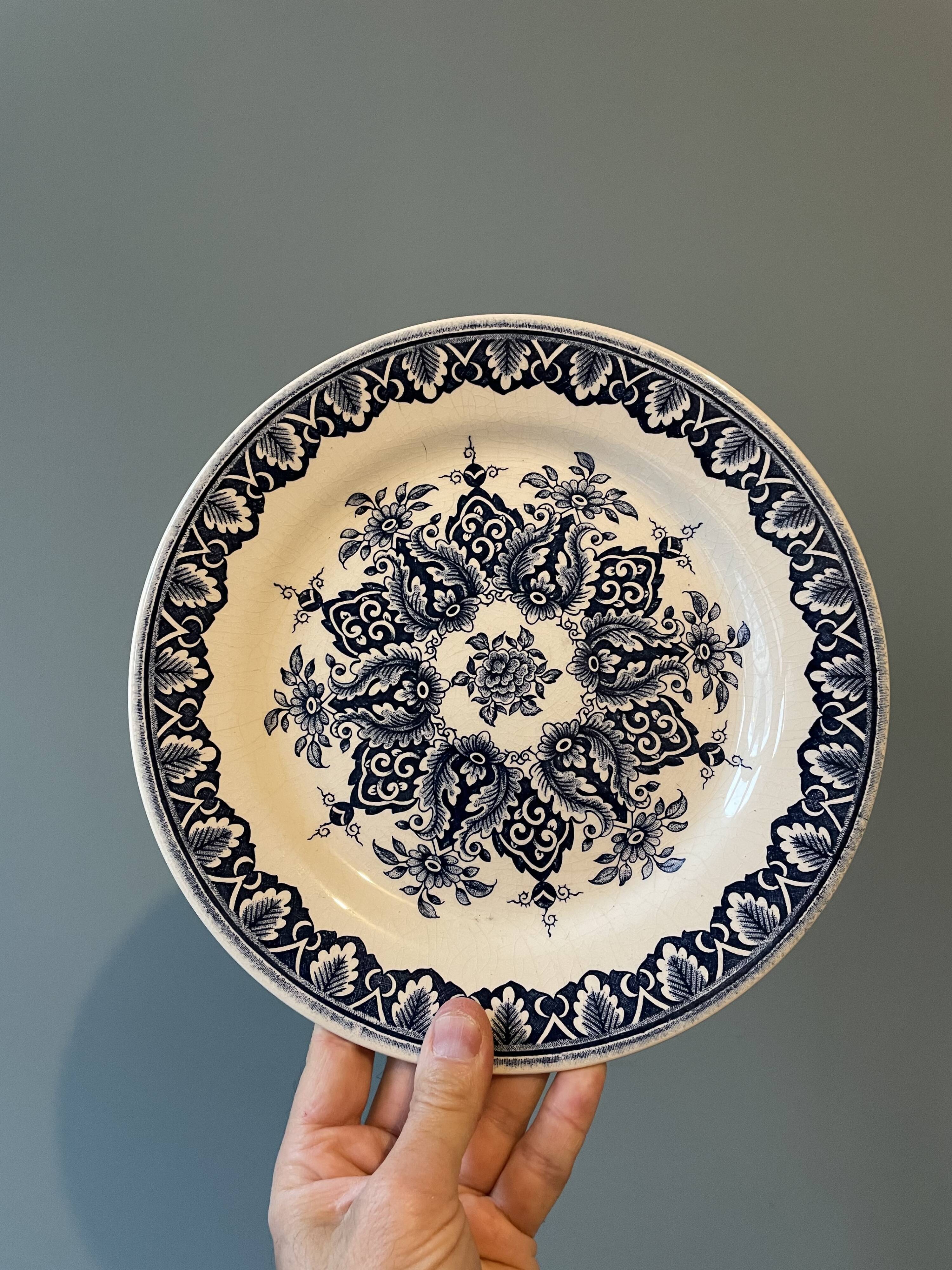 Set of 3 old flat plates in Gien earthenware