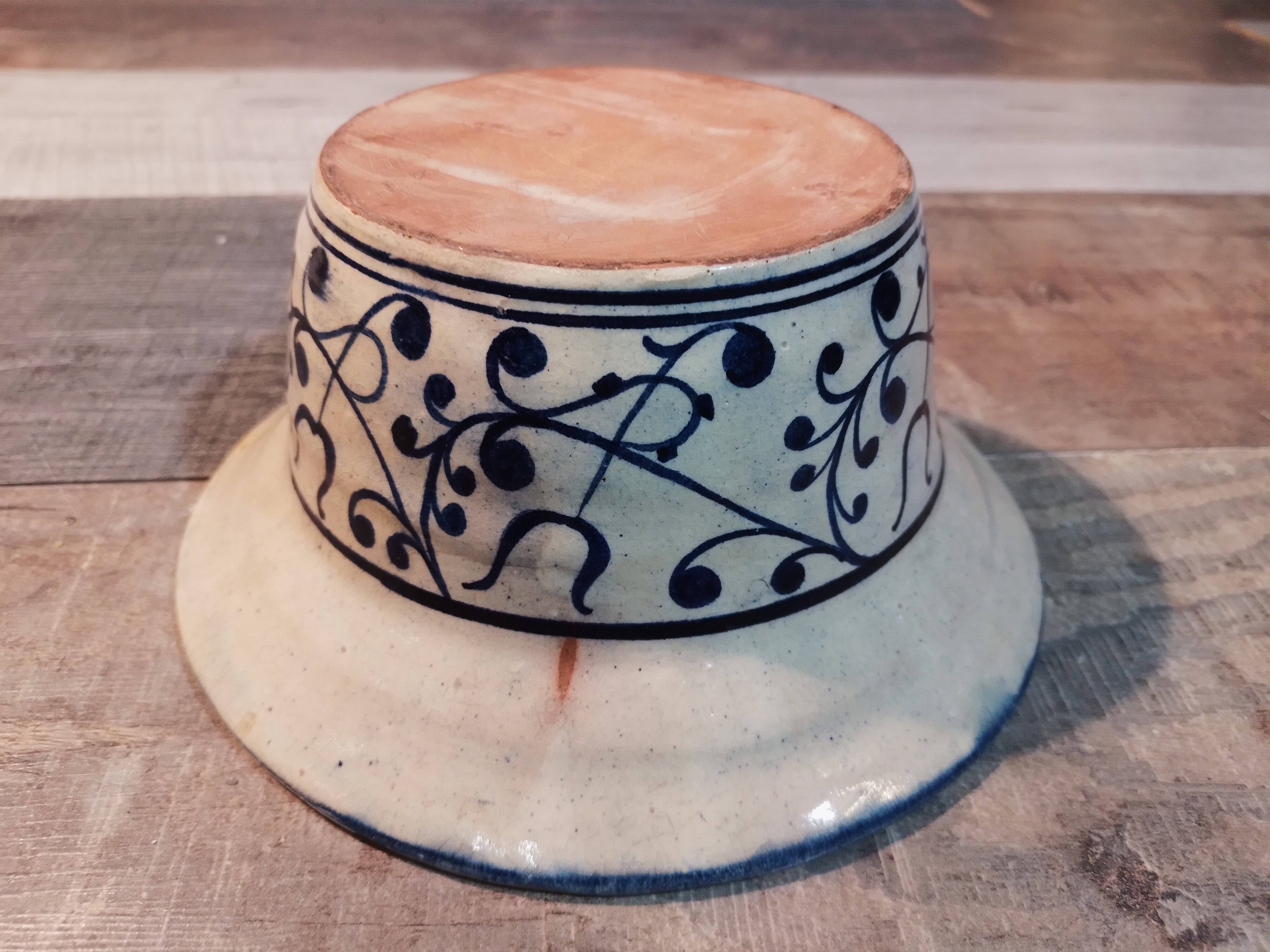 Ceramic bowl Spain 19th century