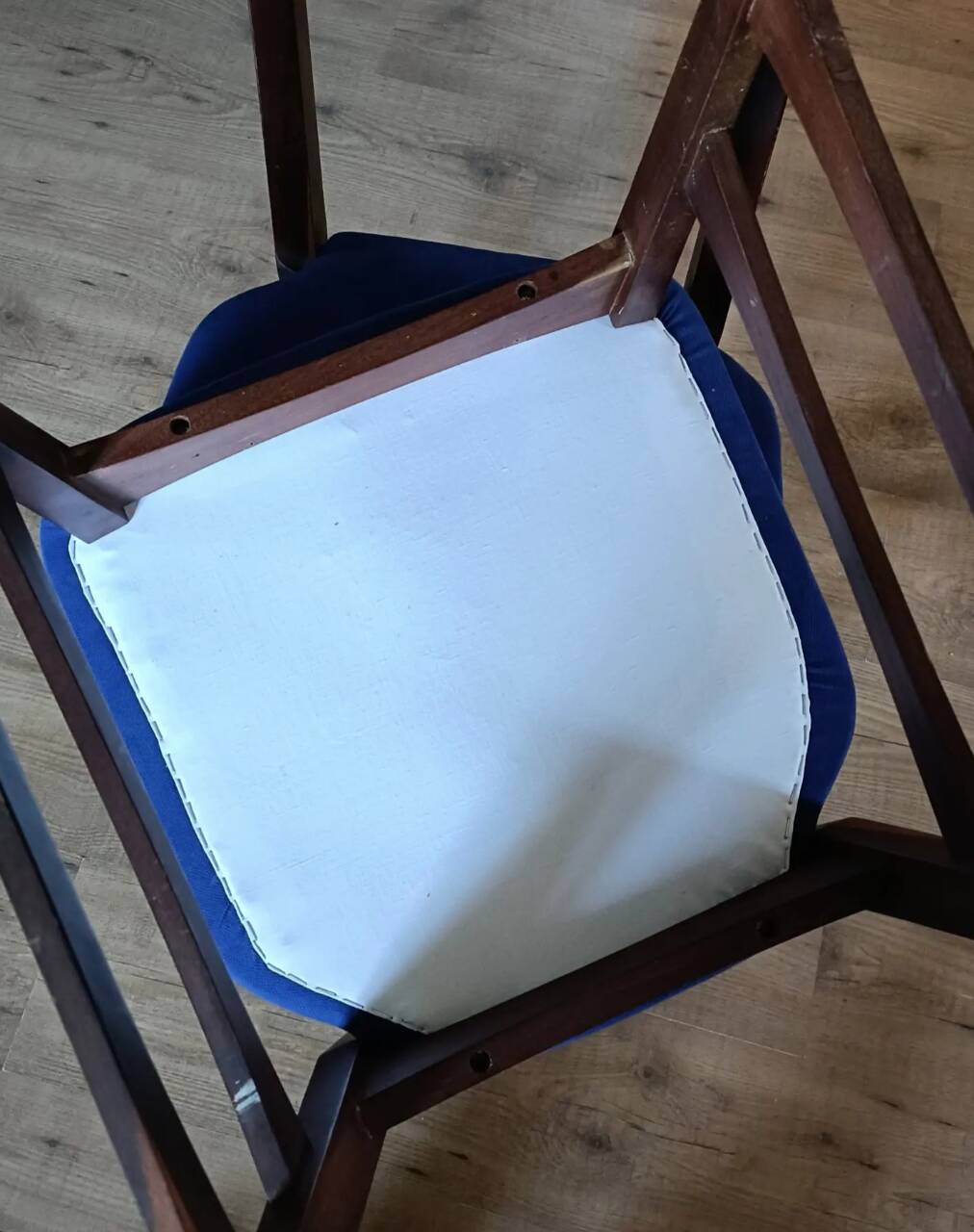 Italian teak chairs from the 1960s in blue.