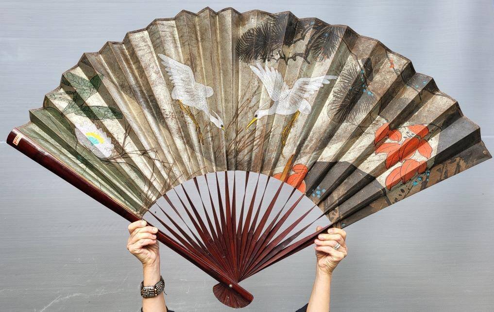 Grand éventail Art Déco grues et Amour en cage