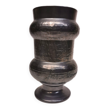 Pot , vase . céramique signée jean marais