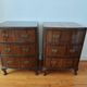 Paire de petites commodes anglaises style Queen Anne – années 1950