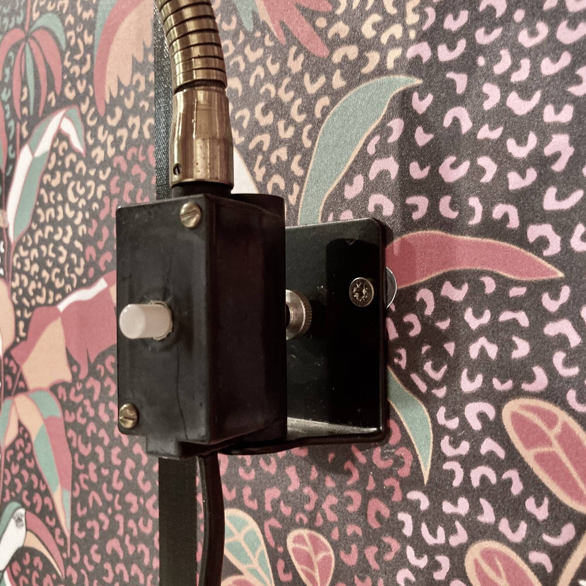 PAIR OF MODULAR SCANDINAVIAN DESIGN WALL LIGHTS.