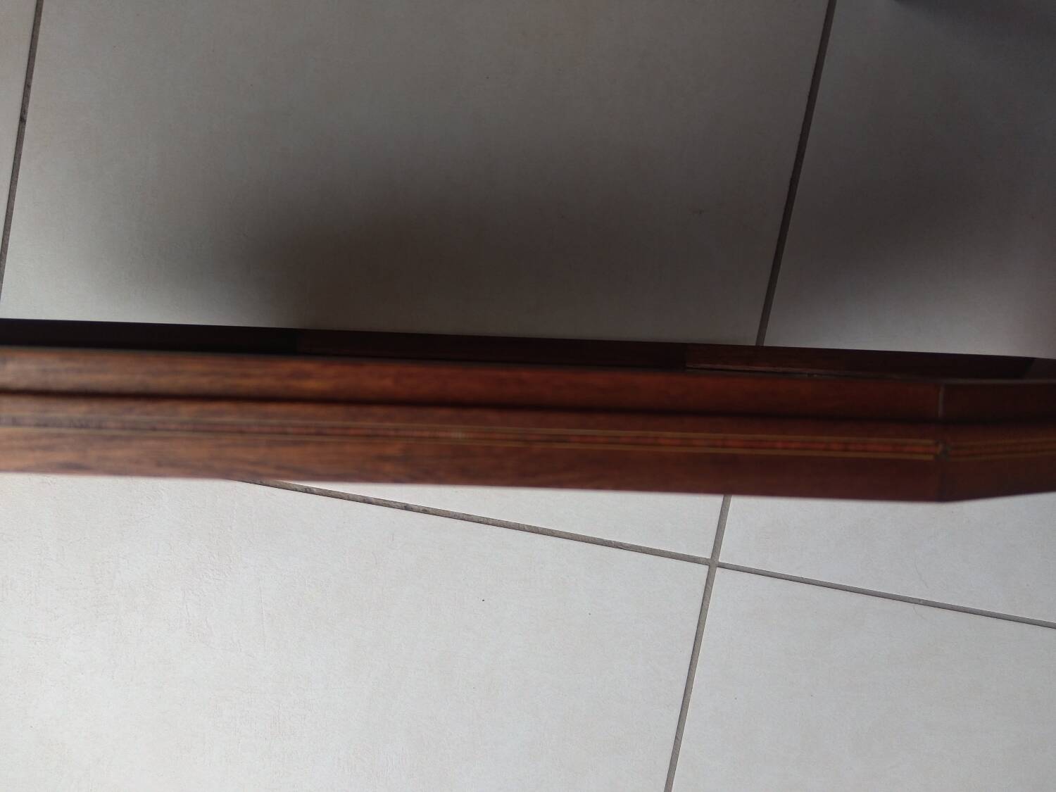 Plateau de service en bois et verre