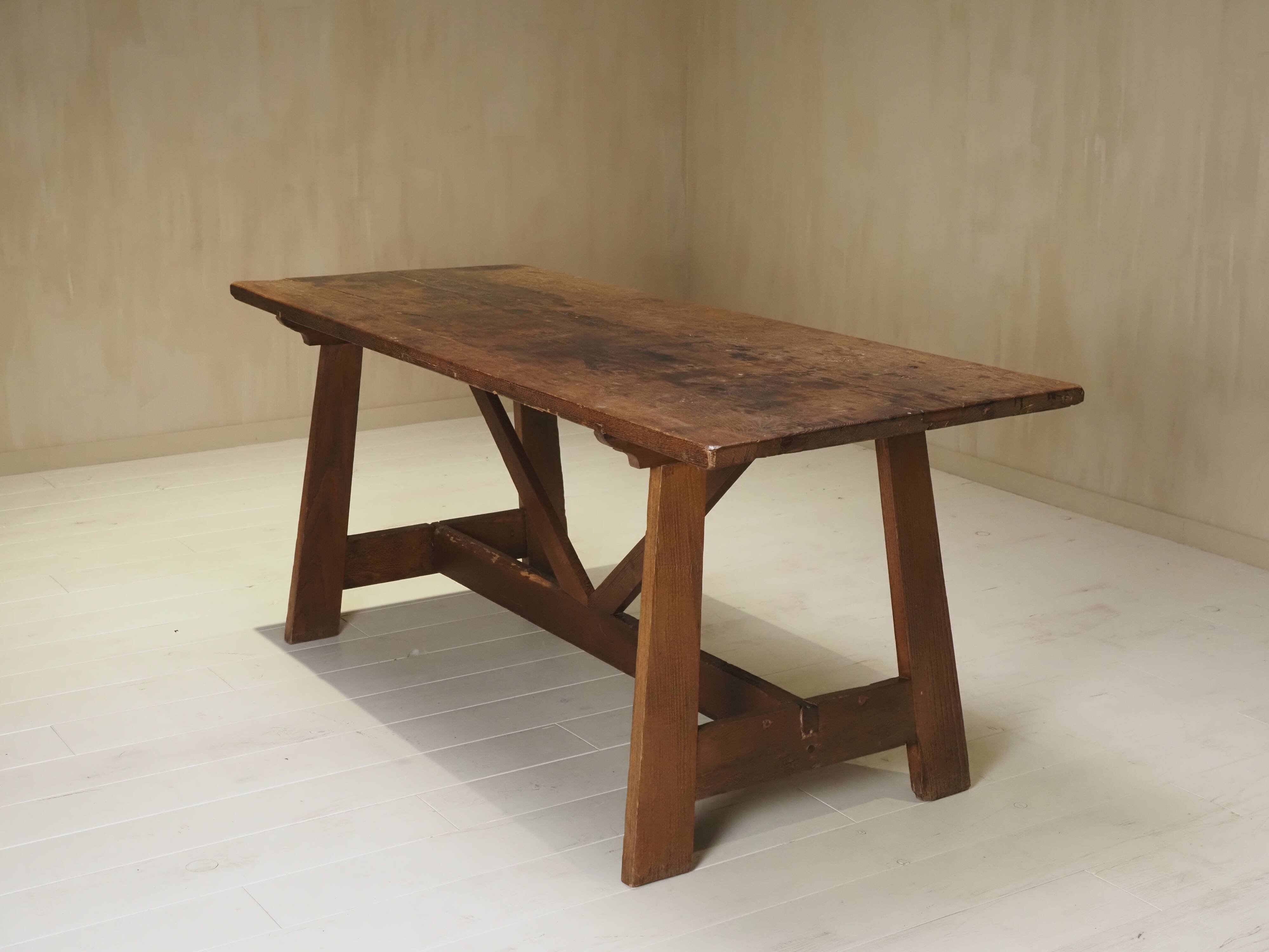 19th-century Italian dining table