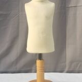 "Child bust" mannequin on base