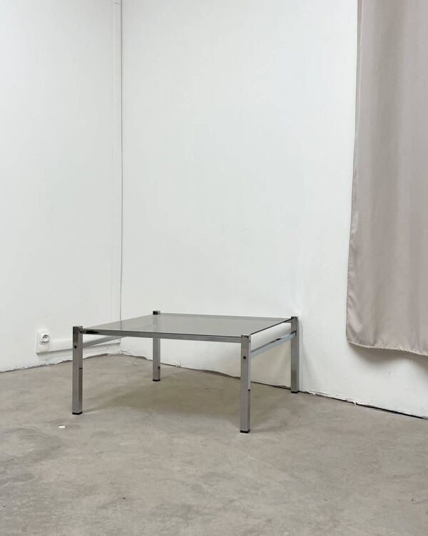 Table basse carré chrome / verre fumé