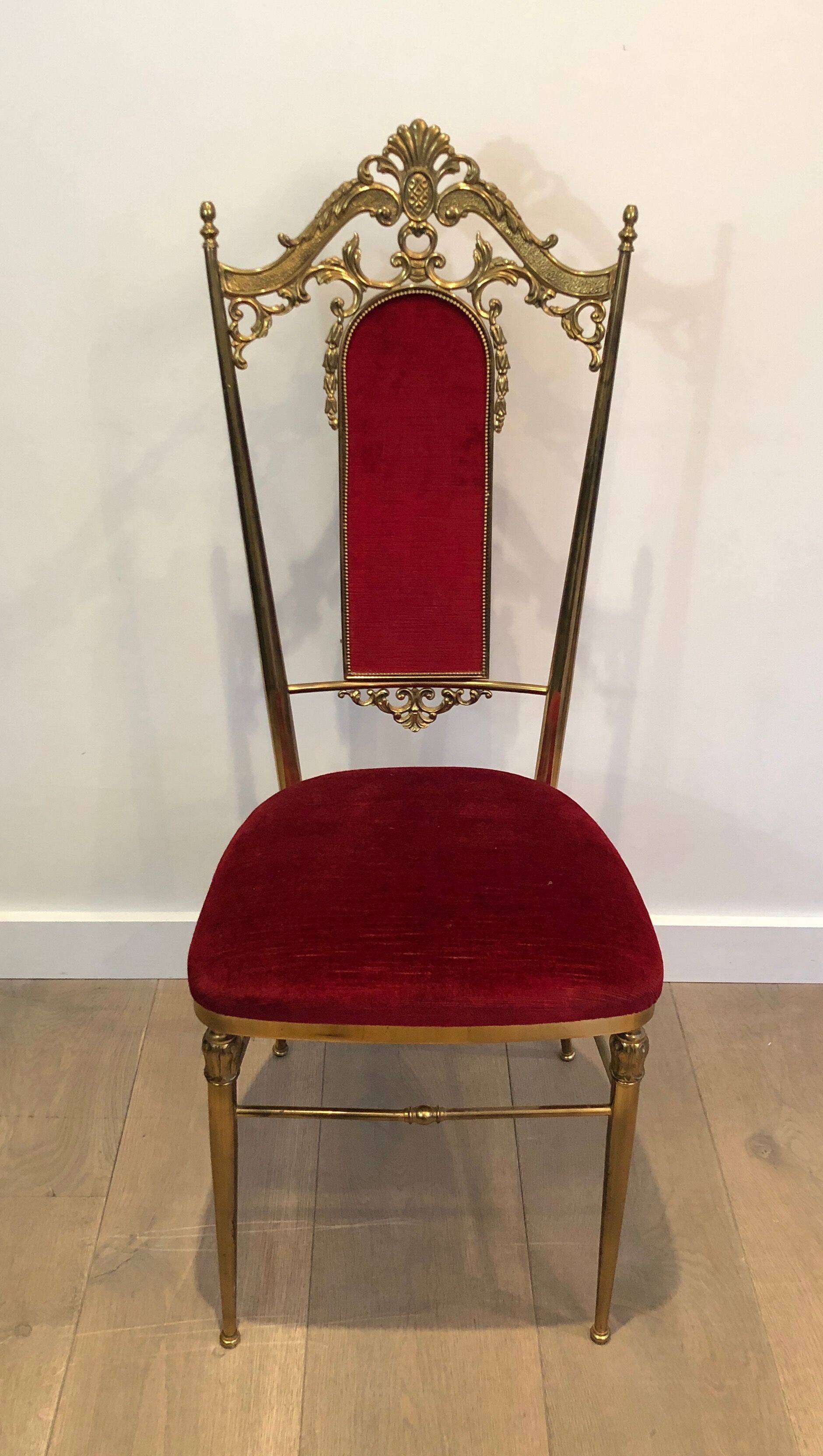 Suite de 4 chaises en laiton et velours rouge