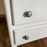 White chest of drawers