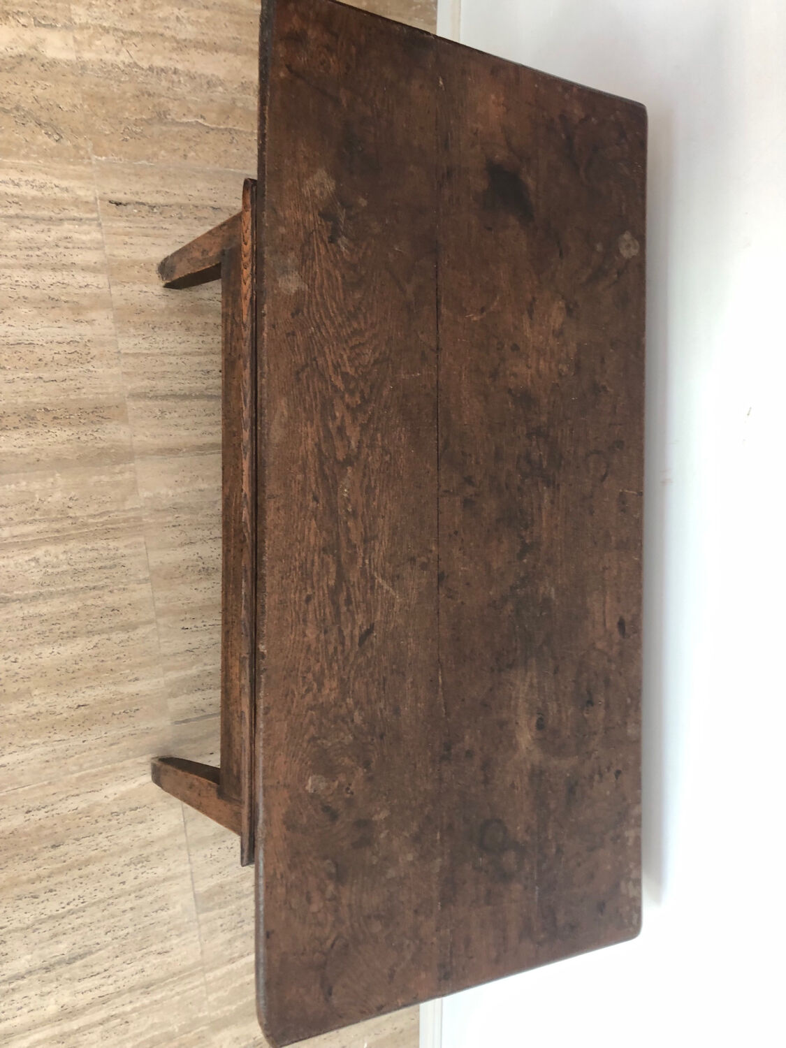 Coffre sur pied / maie en bois