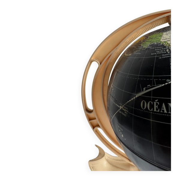 Globe terrestre scolaire français du milieu du XXe siècle, avec des océans noirs sur papier imprimé et un socle en plastique crème.