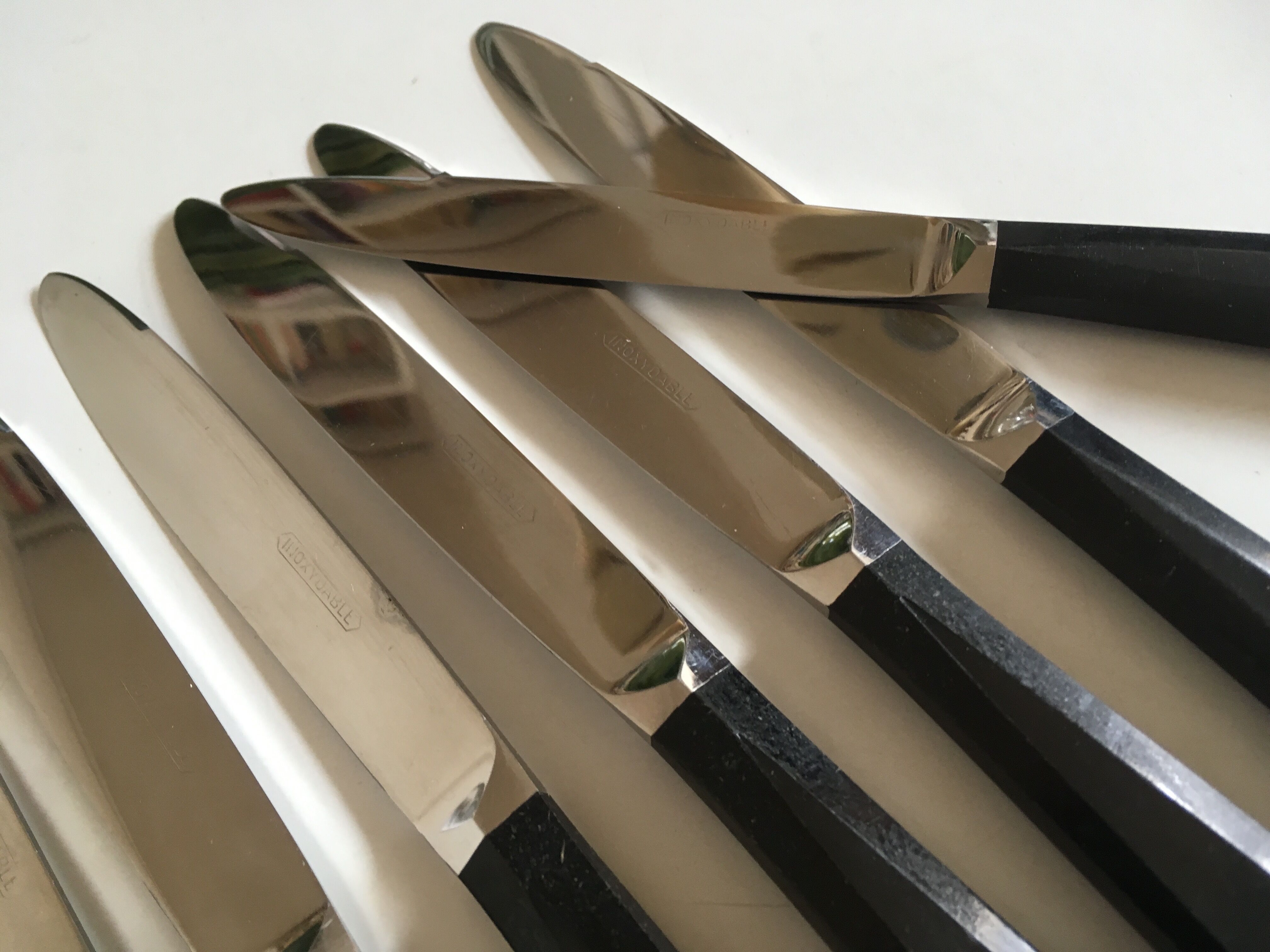Set of 12 fruit knives in black bakelite