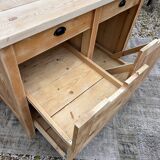 Central island / Saucepan storage unit