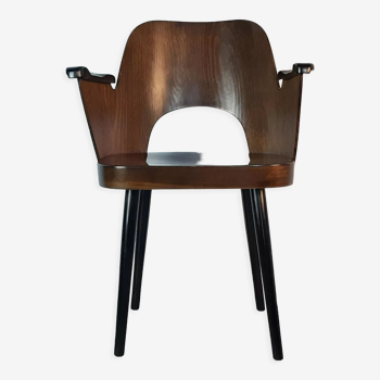 Fauteuil en noyer design Oswald Haerdtl par TON, vintage tchèque 1950s