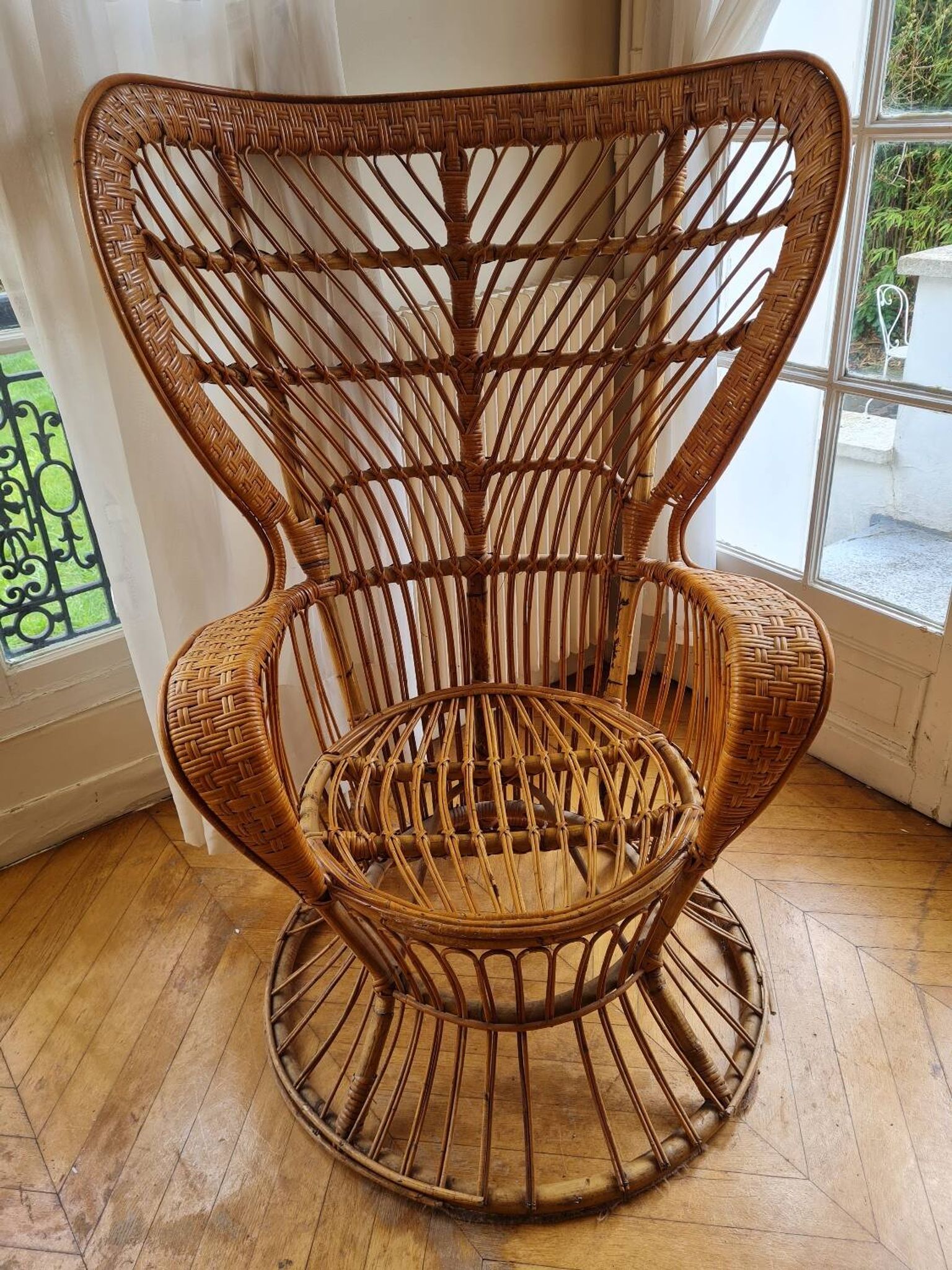 Gio Ponti and Lio Carminati vintage armchair. Bonacina edition 1950.