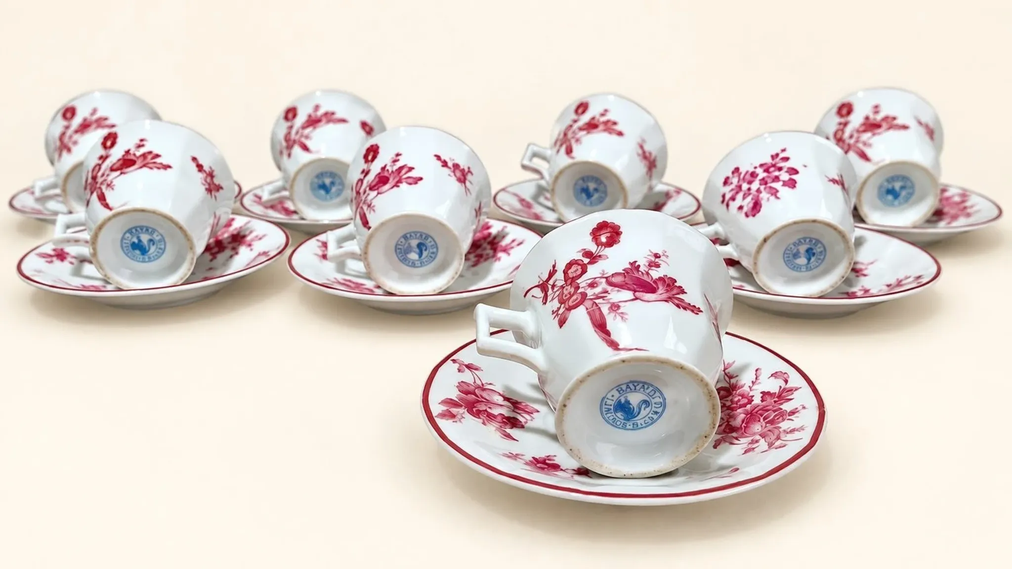 Coffee service Limoges Raynaud & Co – 8 porcelain cups with pink flowers