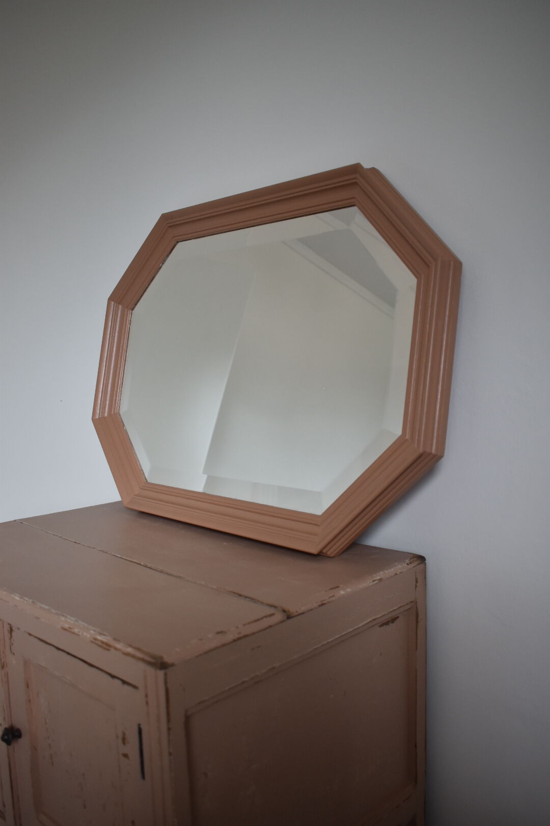 Bevelled mirror - 68x48cm