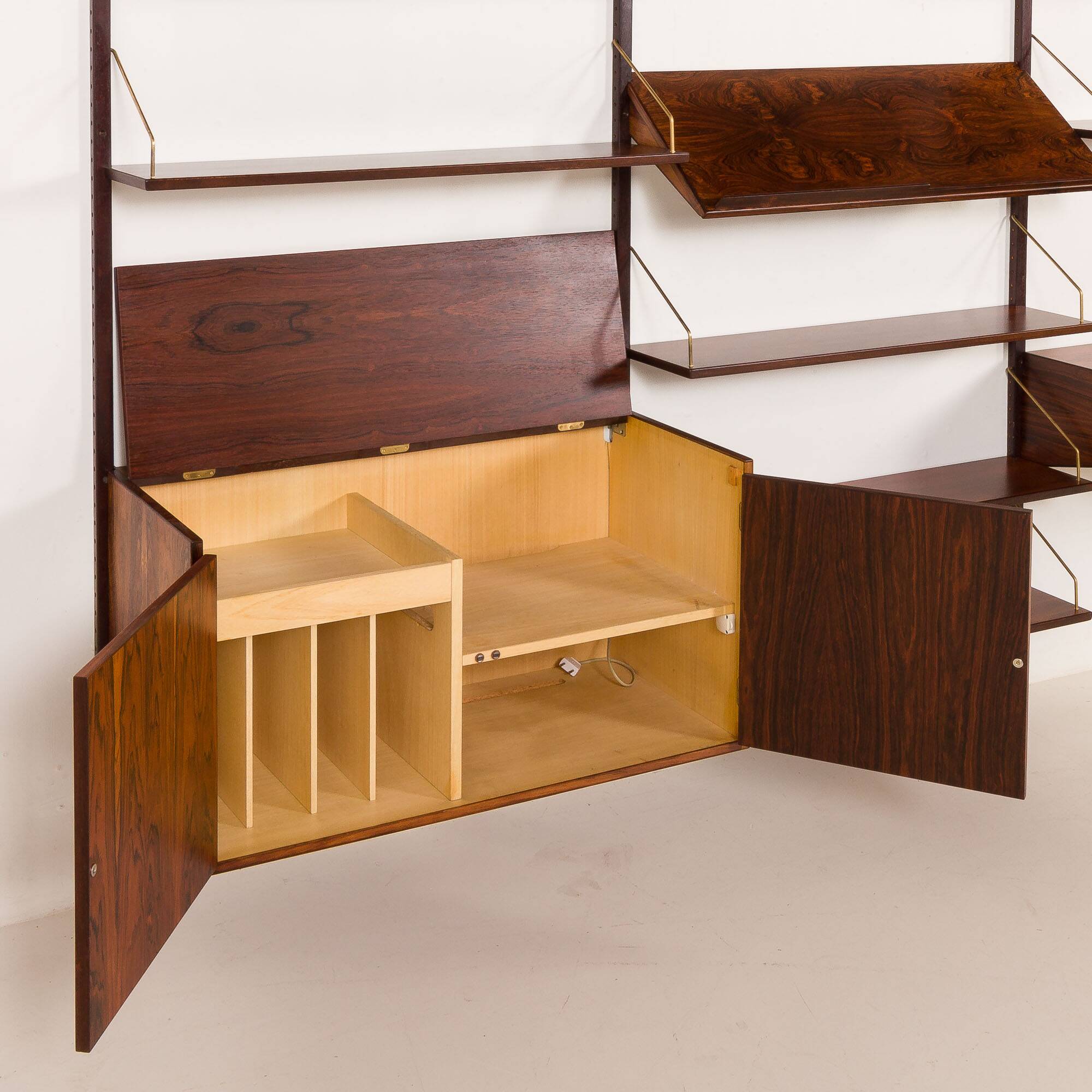 Hansen and Guldborg rosewood wall unit with a desk, Denmark 1960s