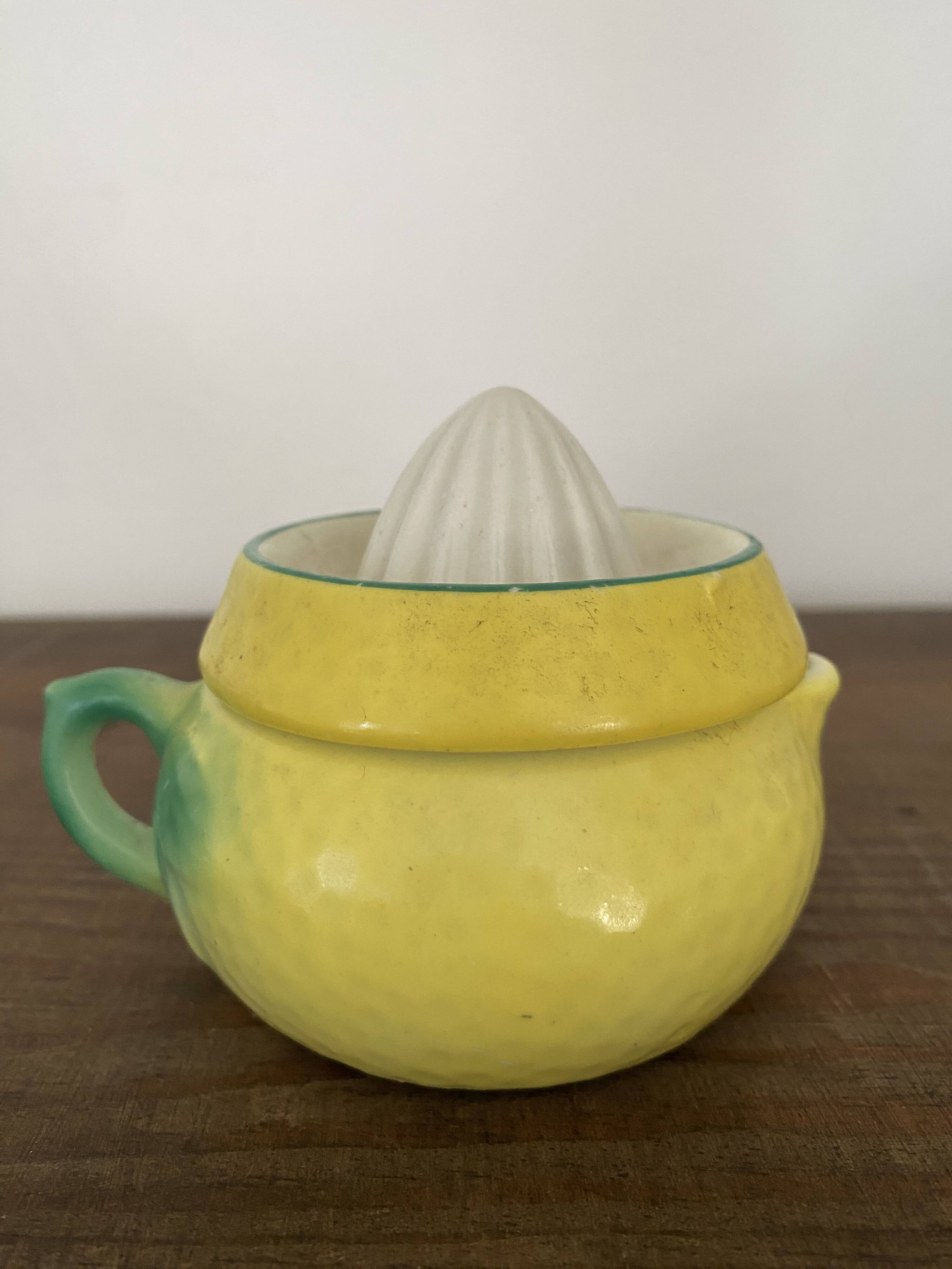 Citrus press, lemon squeezer lemon shape vintage 20s