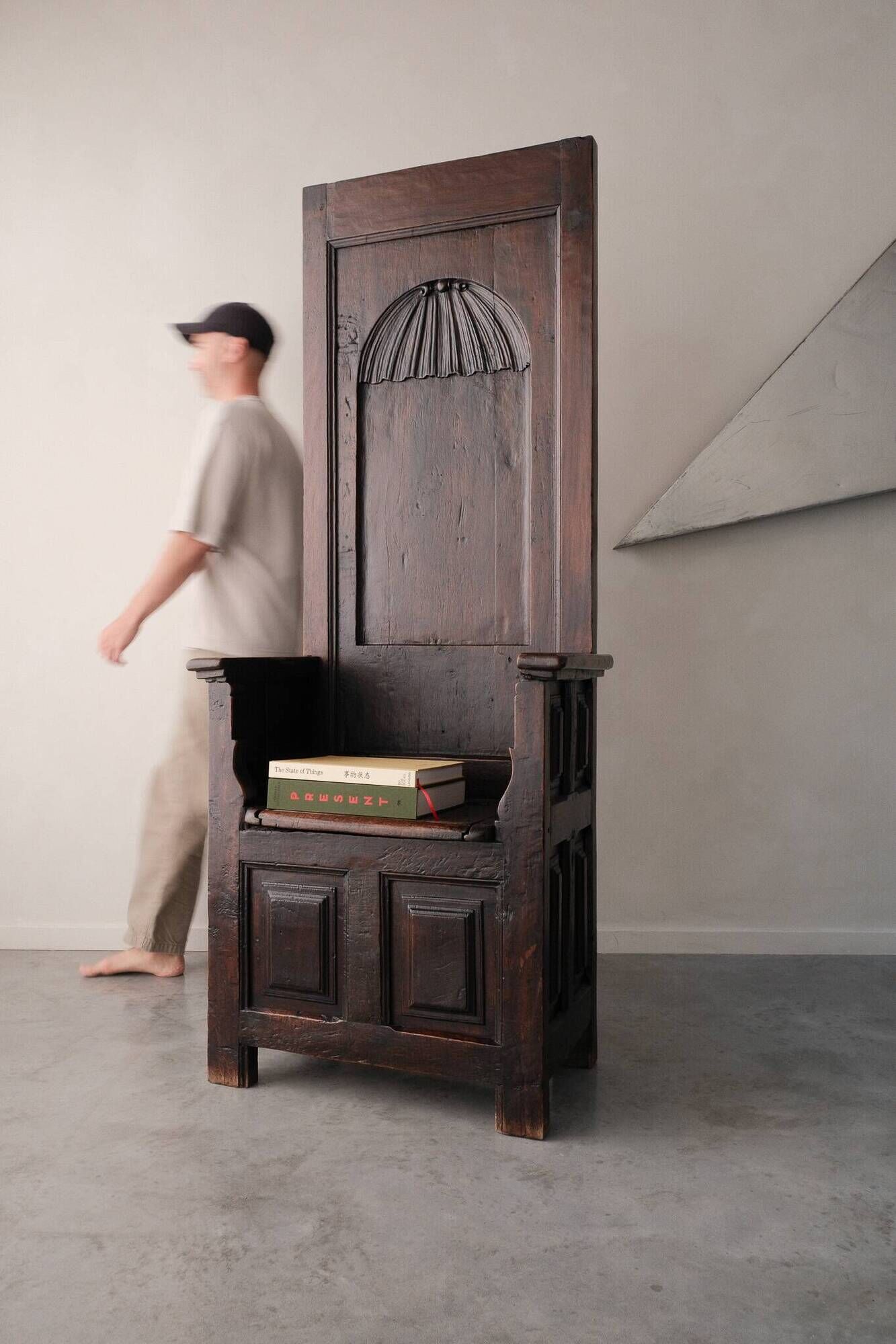 Throne chair in solid oak, renaissance