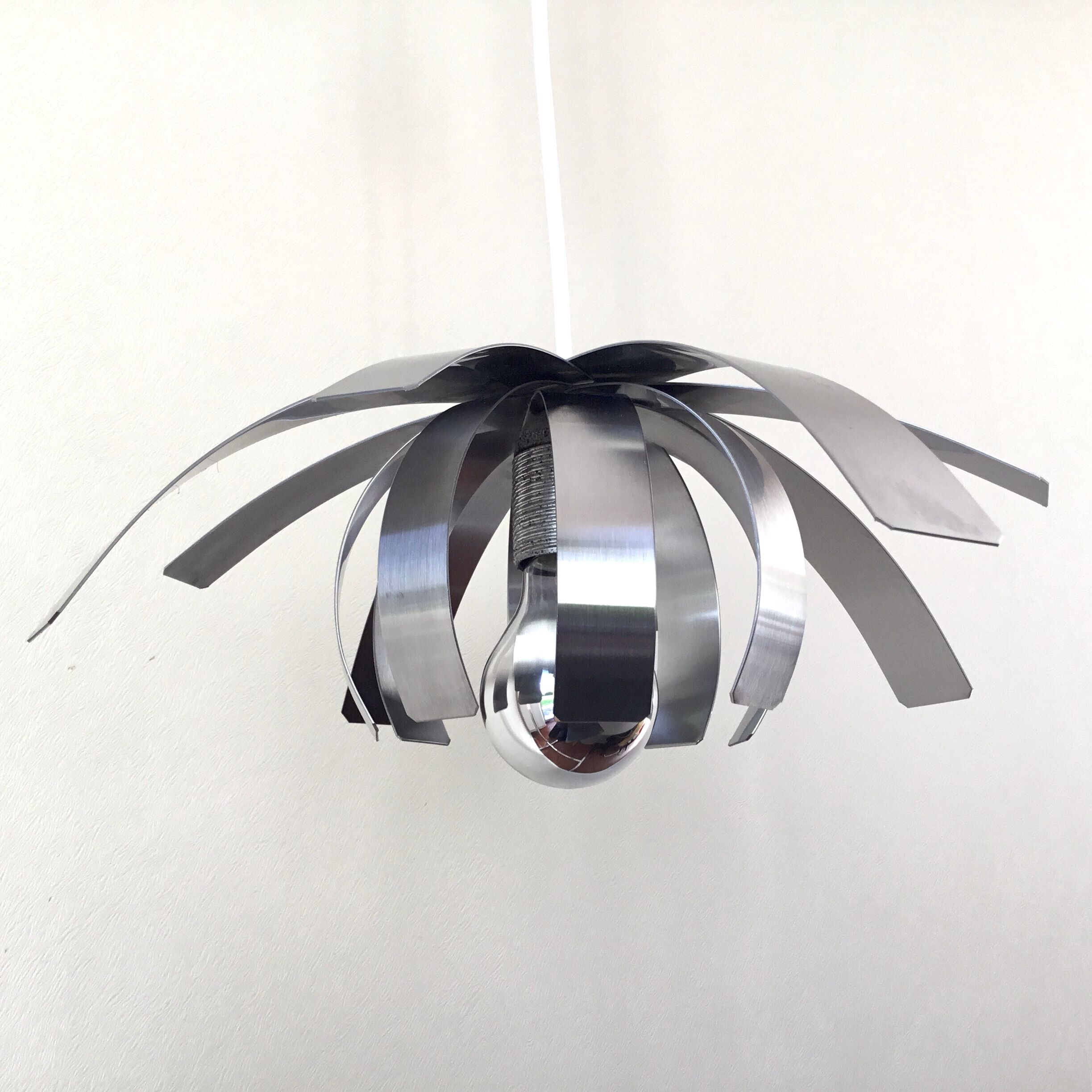 Suspension Jocelyne Trocmé éditée par Oxar 1970
