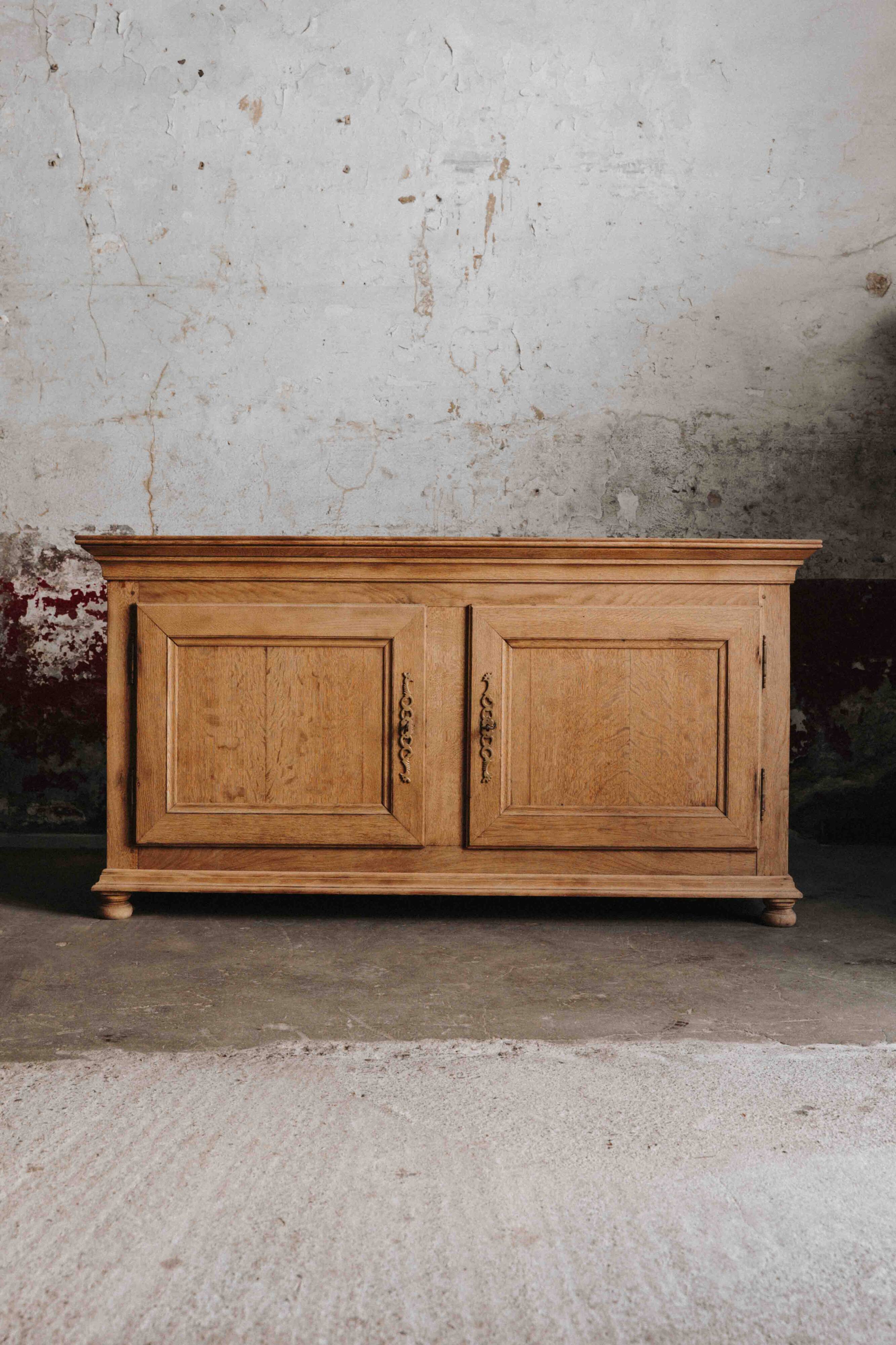 Ardennes-style 2-door chest of drawers in solid oak