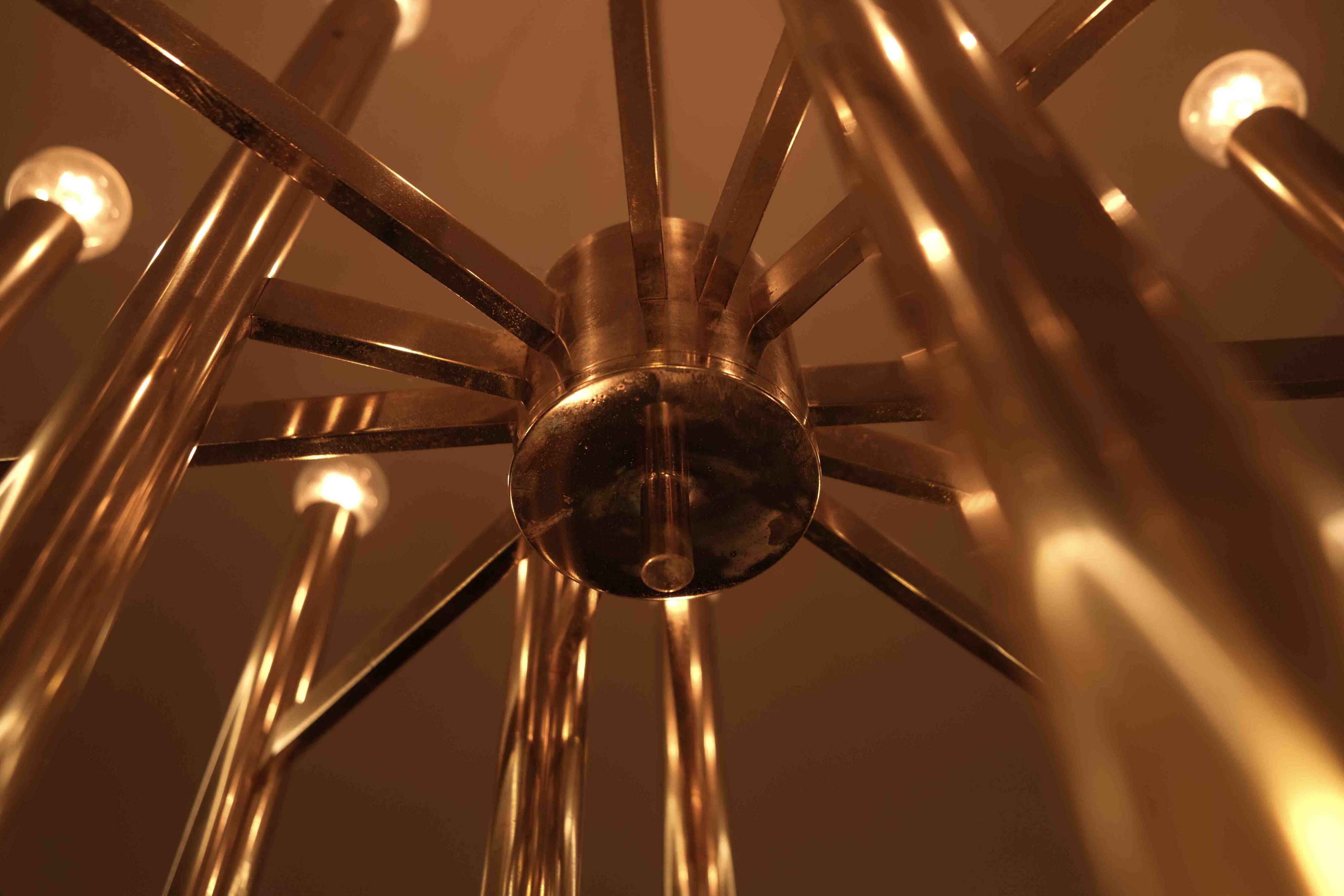 Grand lustre tubulaire Sciolari en laiton, Italie années 1960