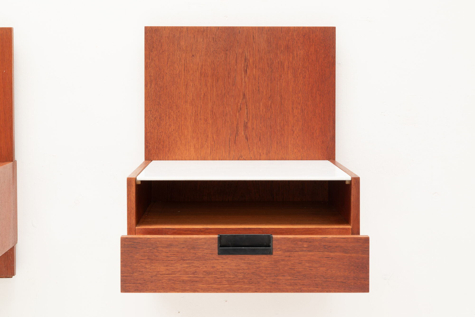 Night stands by Cees Braakman