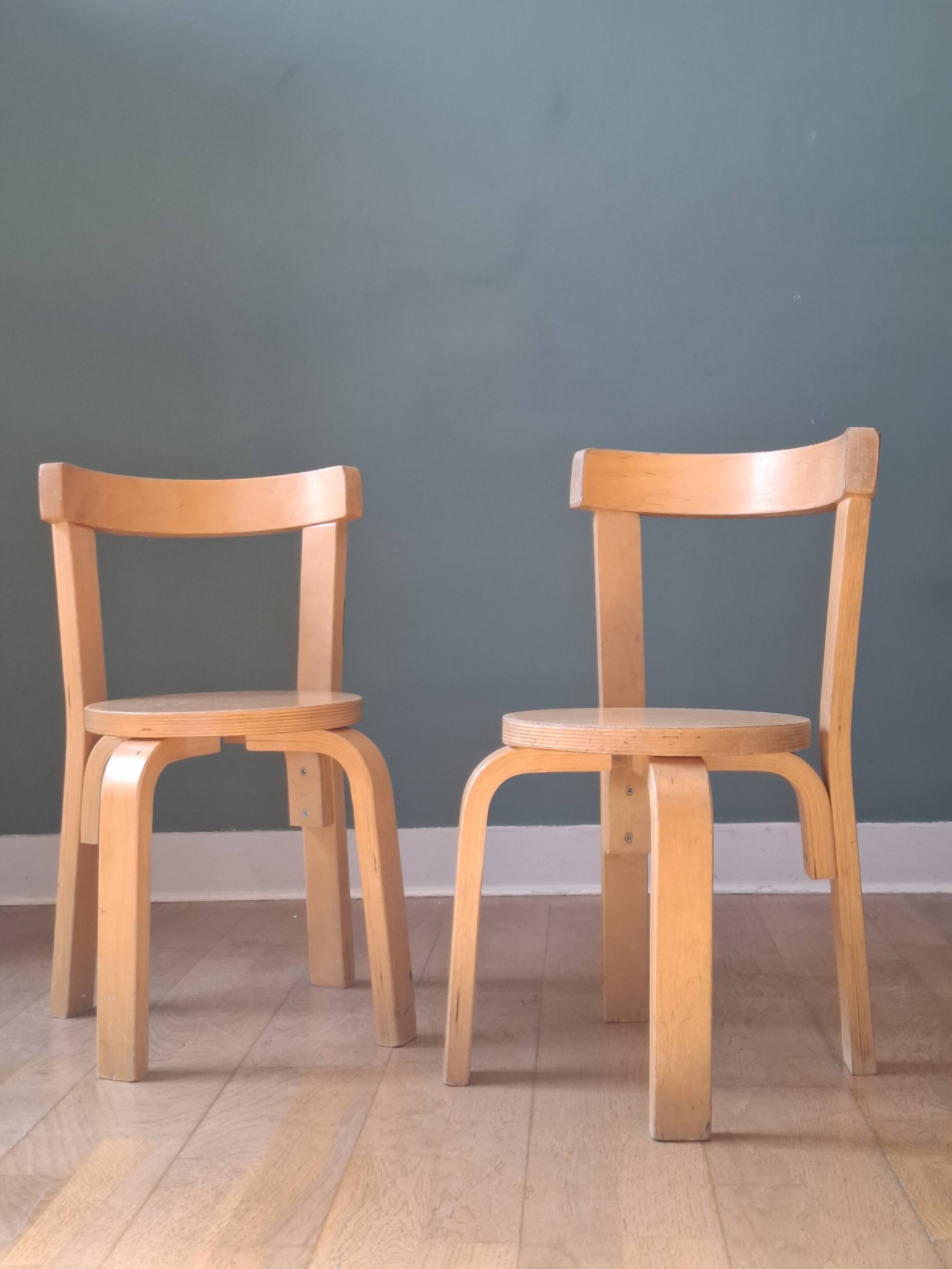 2 children's chairs in Alvar Aalto style