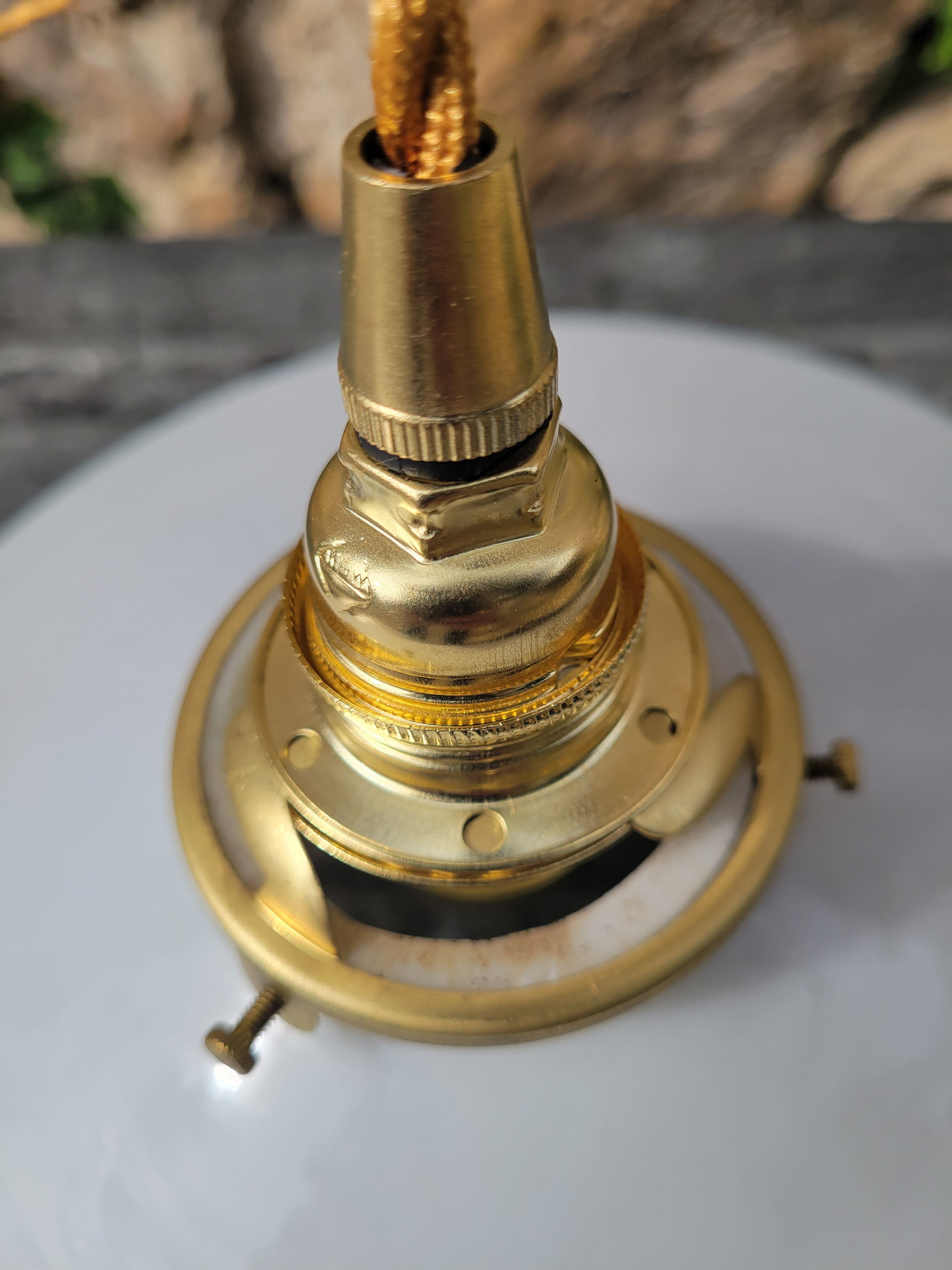 Smooth opaline suspension