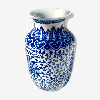 Vase vintage en porcelaine