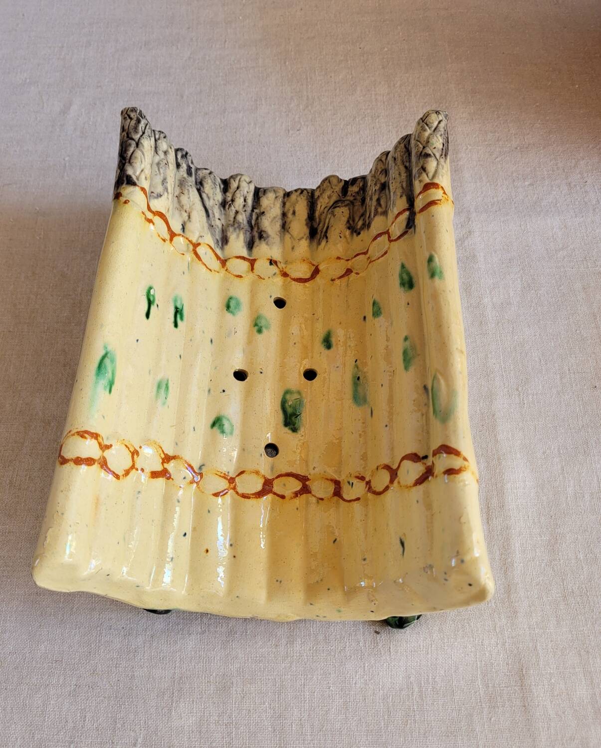 Asparagus dish in slipware
