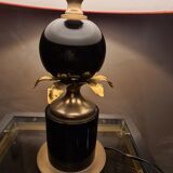 Lampe deluxe 1970 , dans le gout de p barbier , abat jour liseret or sur font rouge 44x30