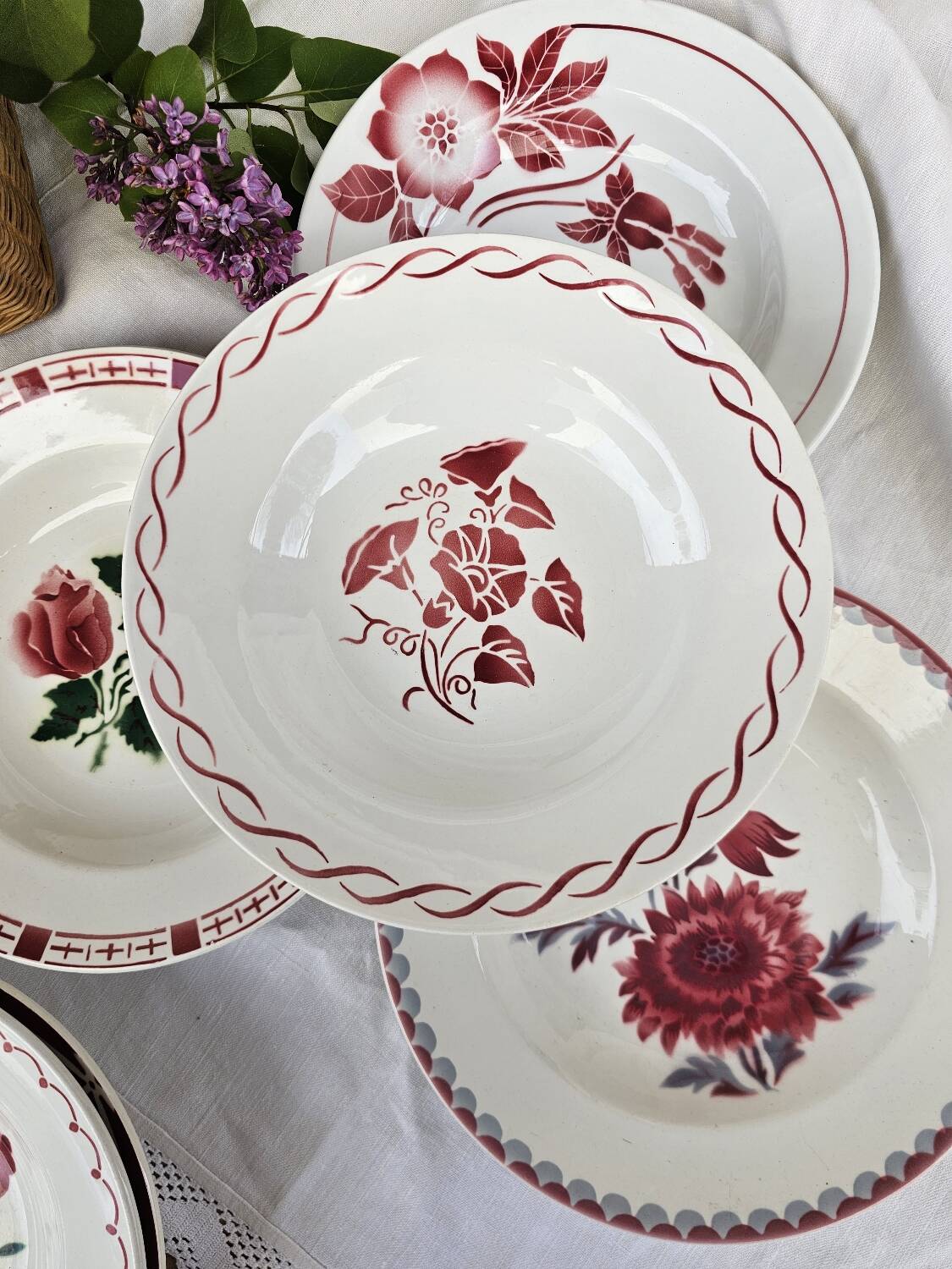 Mismatched vintage dinner plates x6