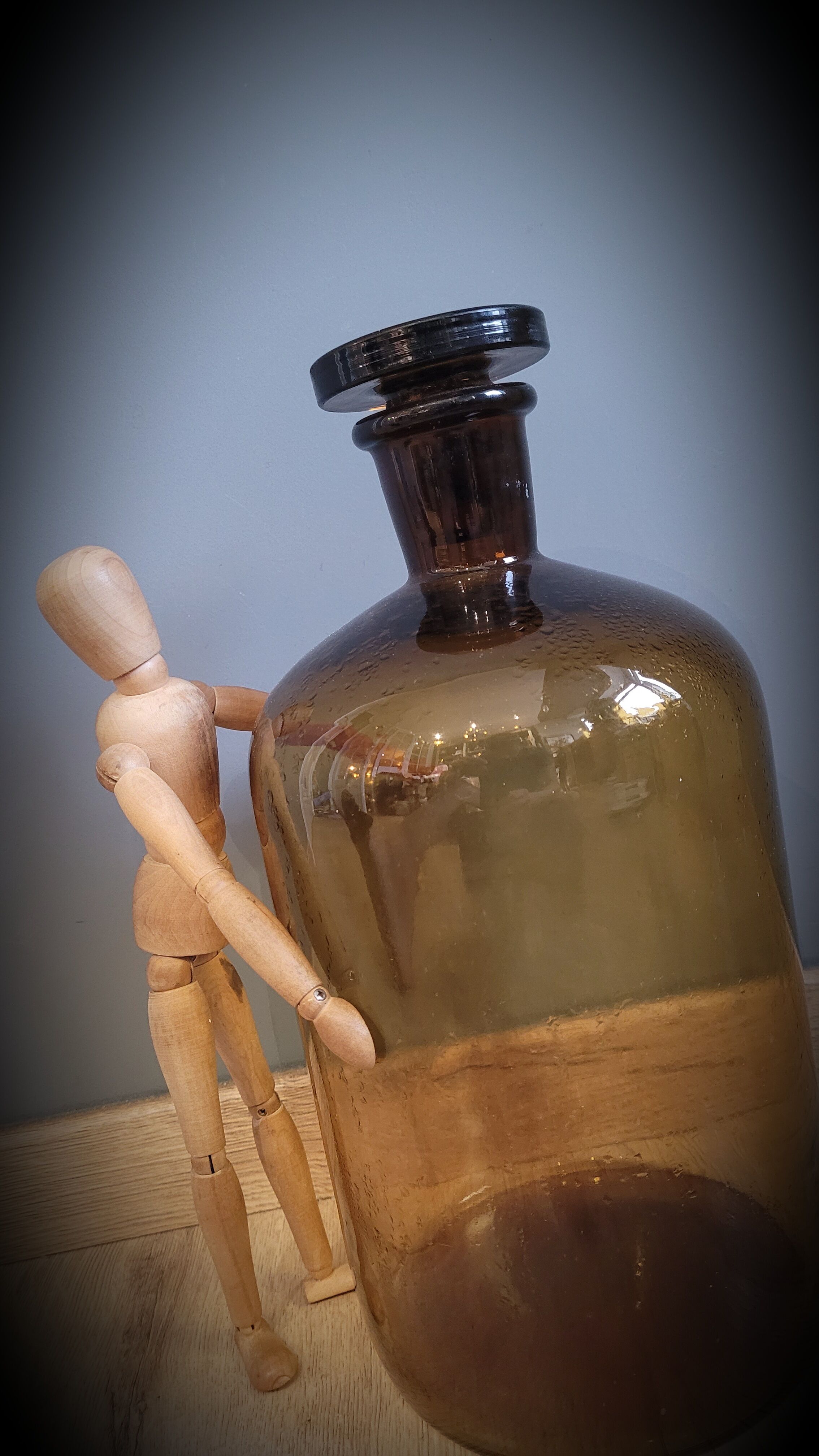 Apothecary bottle