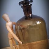 Apothecary bottle