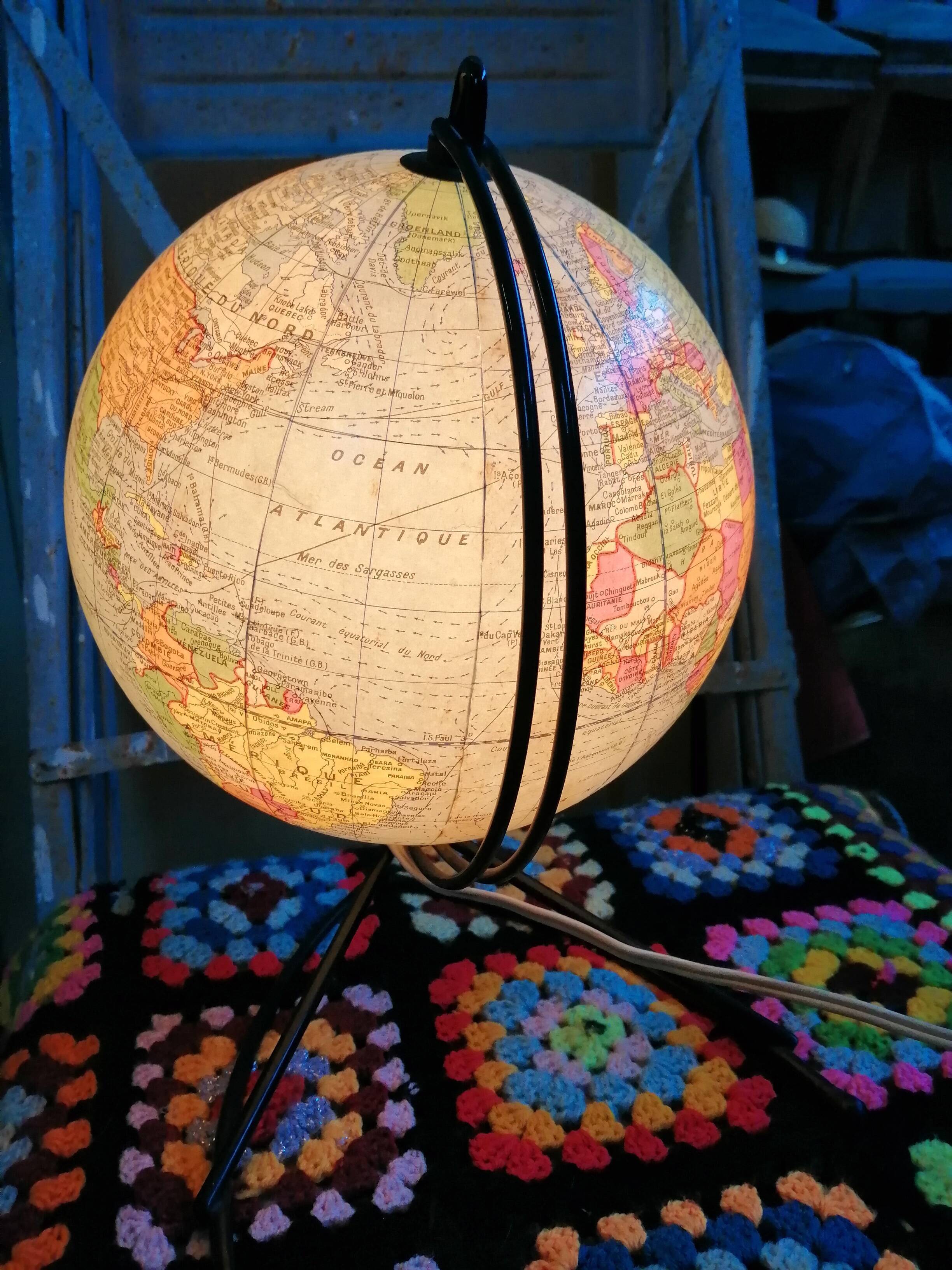 Globe map "Girard and Barrere" vintage 60/70