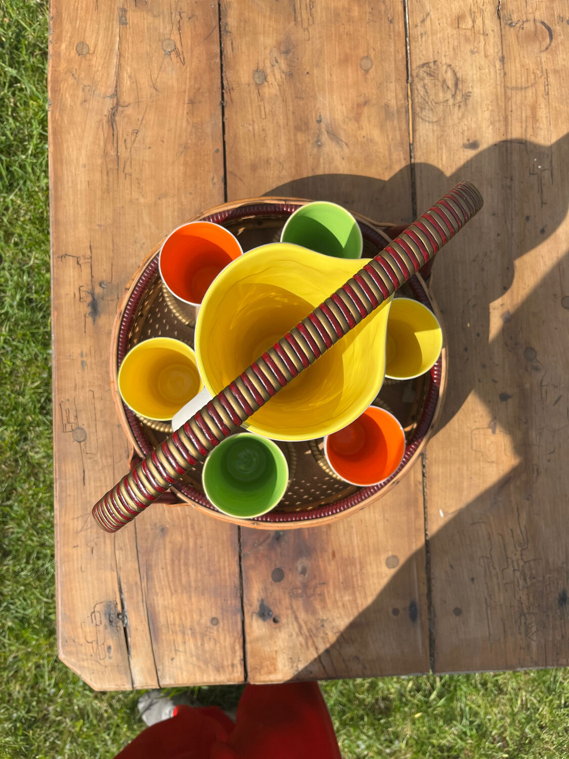 Jug and glasses for orangeade service
