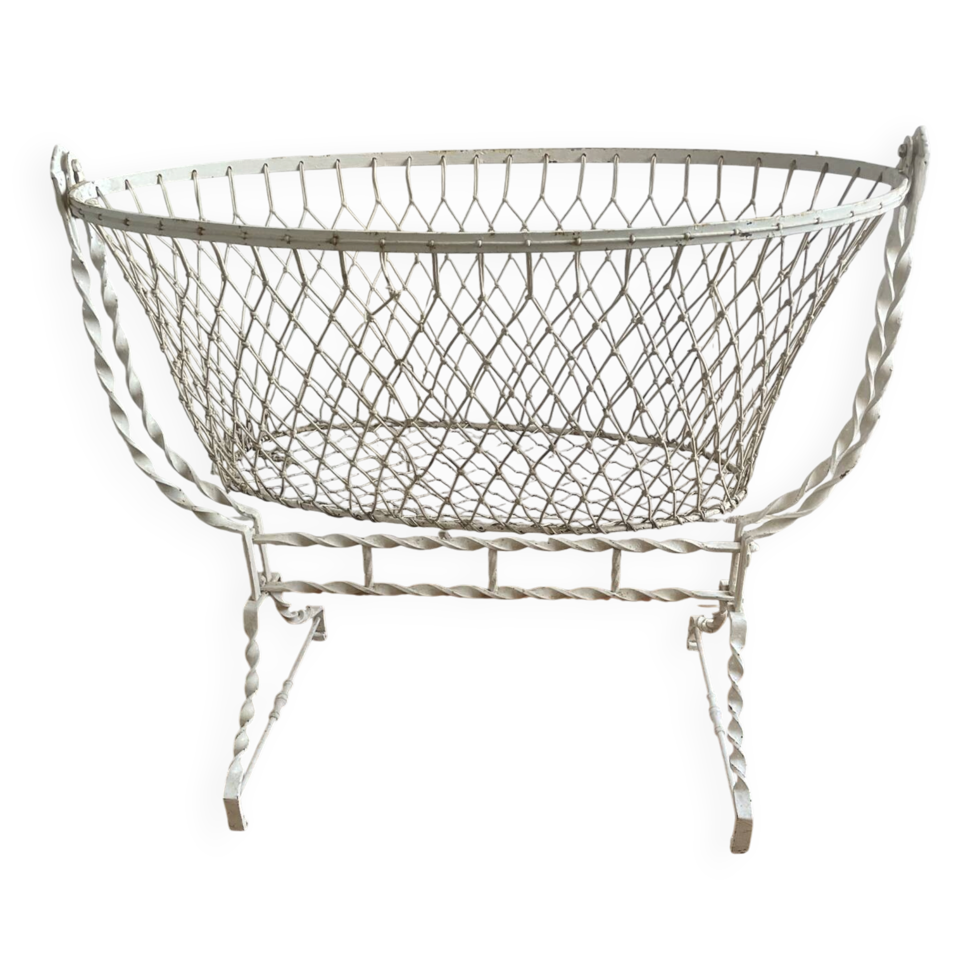 Cradle from the 1940s