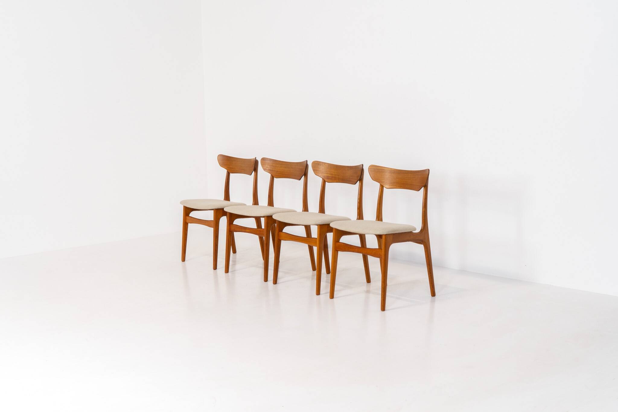 Ensemble de 4 chaises à manger par Schiønning & Elgaard