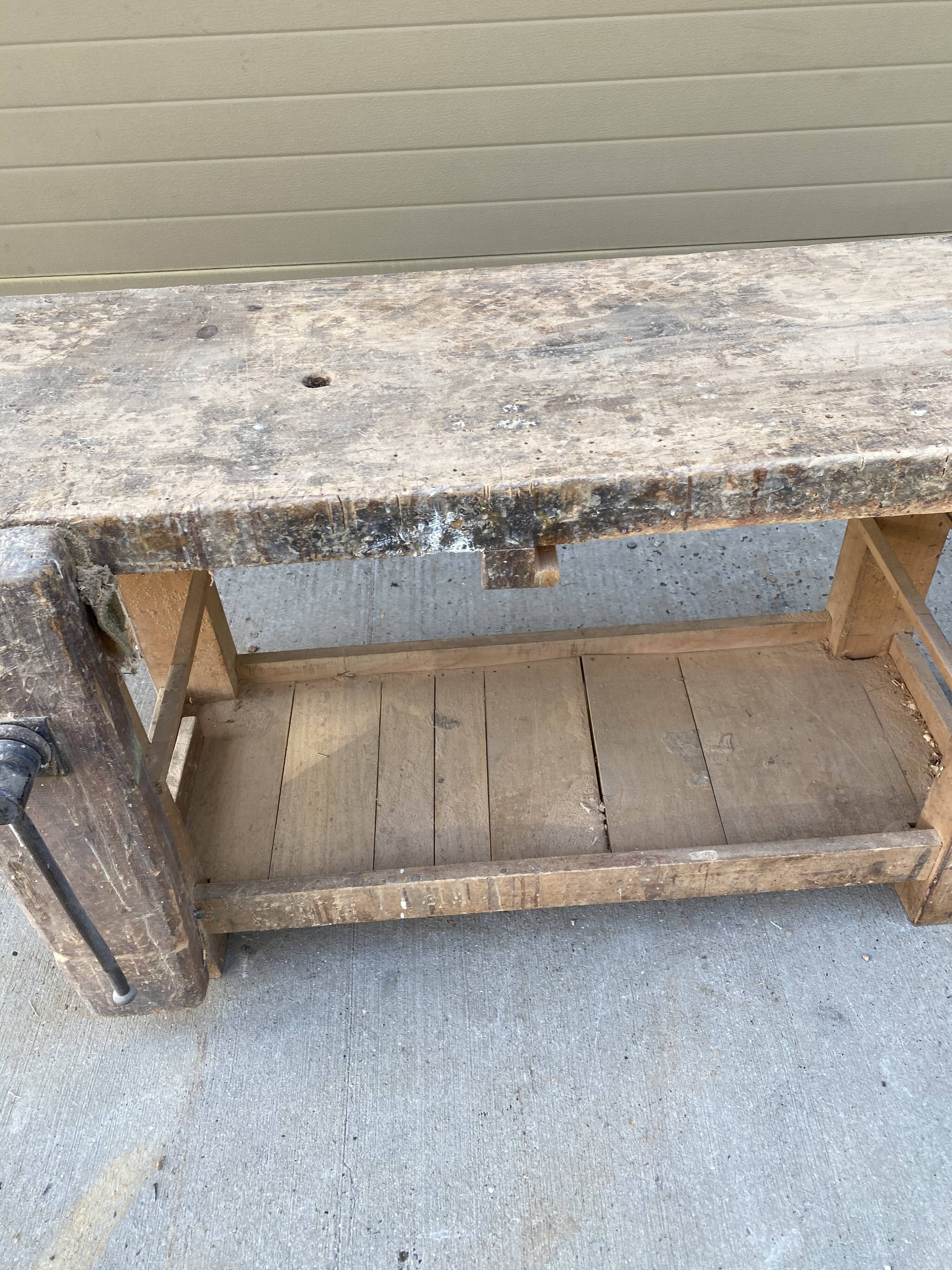 Joiner's workbench straight press