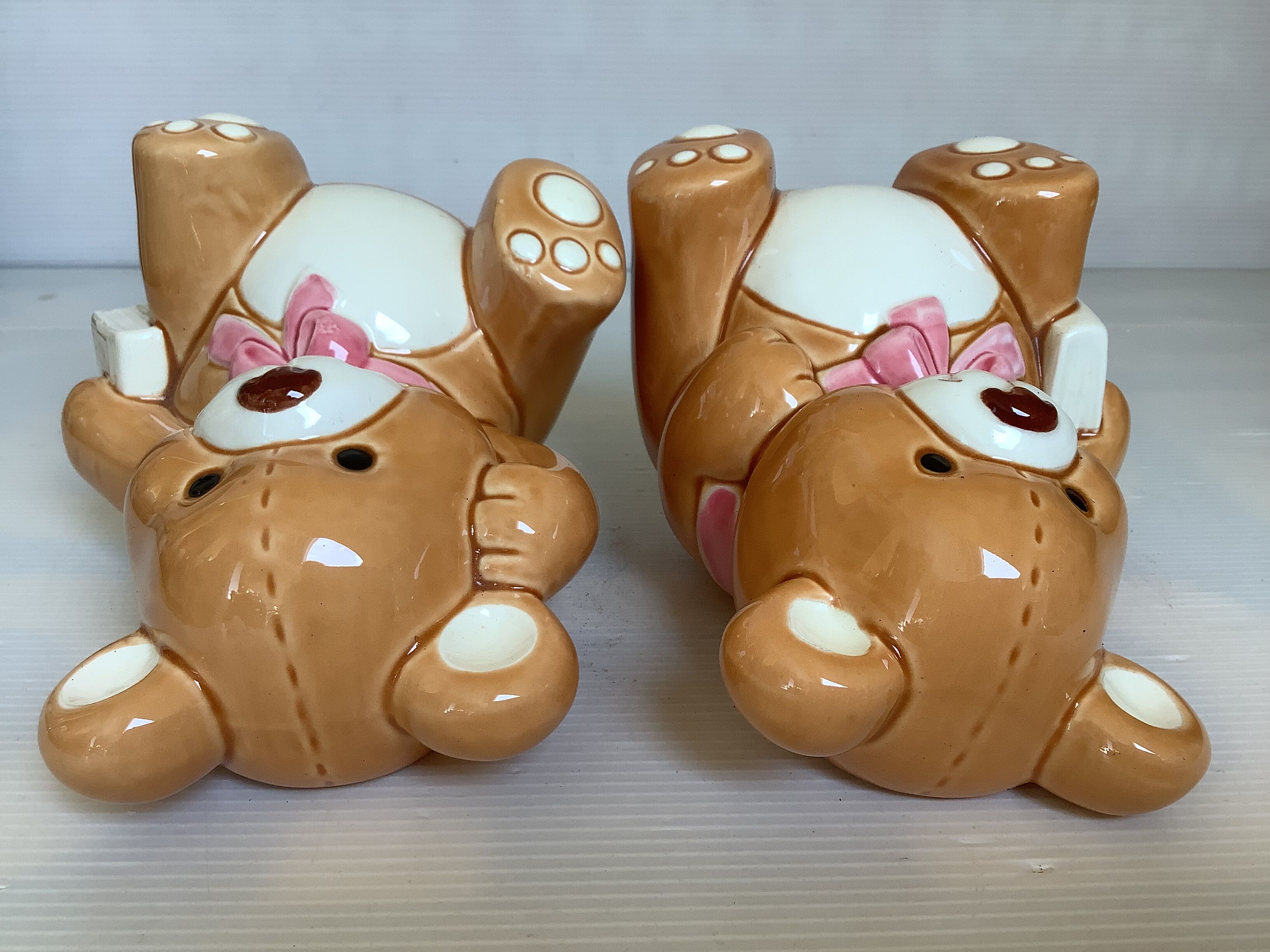 Pair of brown bear bookends