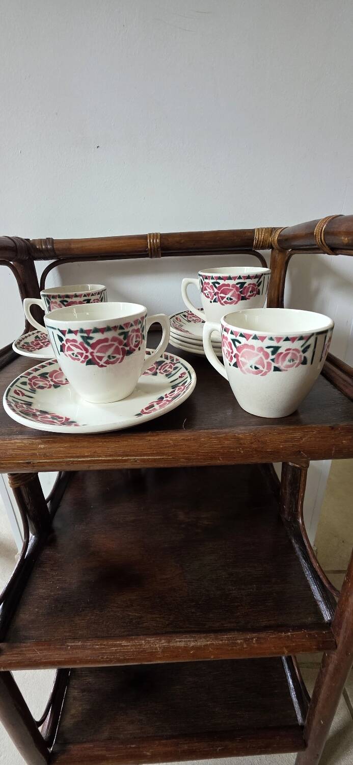 Tasses à café Art Déco décors de roses
